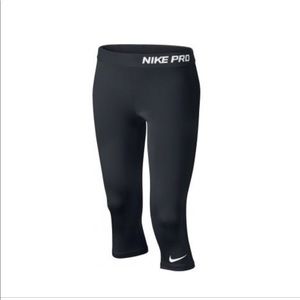 Nike Dri-fit knee-cropped compression pants
